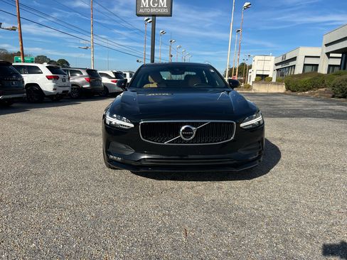 Used 2018 Volvo S90 T5 Momentum w/ Momentum Plus Package image 5