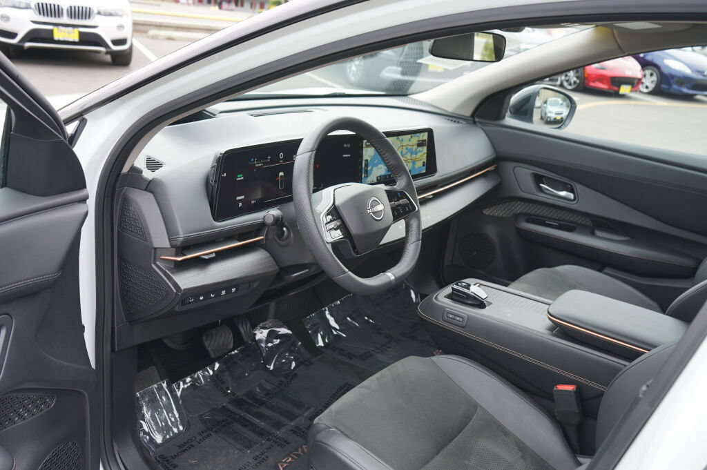 Used 2024 Nissan Ariya FWD image 17