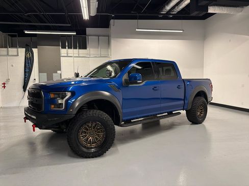 Used 2018 Ford F150 Raptor w/ Equipment Group 802A Luxury AWD/4WD image 2