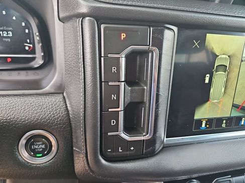 Used 2024 GMC Yukon XL Denali RWD image 15