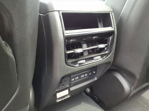 New 2026 Jeep Grand Cherokee Limited AWD/4WD image 16