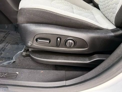 Used 2020 Chevrolet Equinox LT image 12