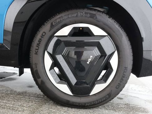 Used 2024 Kia EV9 Land image 9