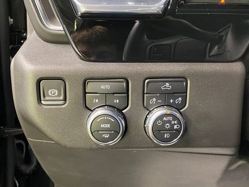 Used 2024 GMC Sierra 1500 Elevation image 27