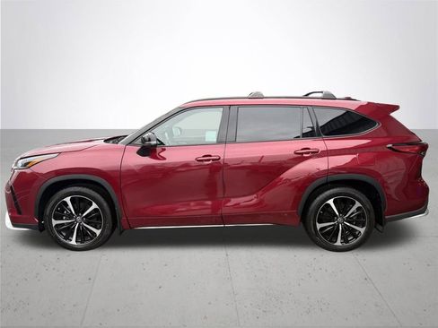Used 2022 Toyota Highlander XSE image 11