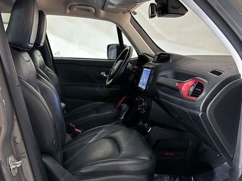 Used 2021 Jeep Renegade Trailhawk AWD/4WD image 27