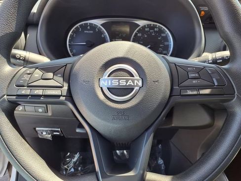 Certified 2025 Nissan Kicks Play S FWD image 9