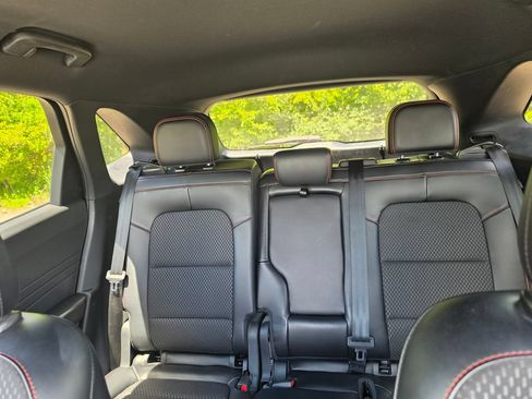 Used 2025 Ford Escape ST-Line Select AWD/4WD image 19