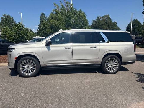 Used 2021 Cadillac Escalade ESV Premium Luxury w/ Driver Assist Tech Package AWD/4WD image 2