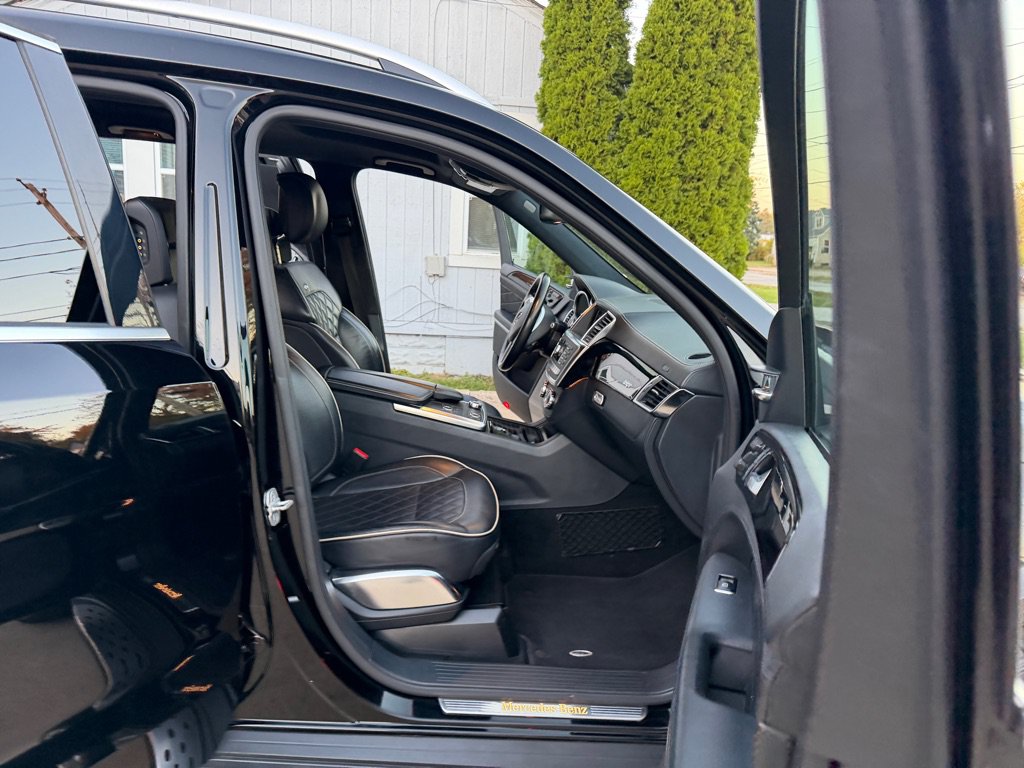 Used 2013 Mercedes-Benz GL 550 4MATIC image 10