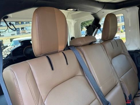 Used 2021 Jeep Wrangler Unlimited Rubicon 4xe w/ Dual Top Group AWD/4WD image 32