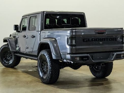 Used 2025 Jeep Gladiator Sport AWD/4WD image 12