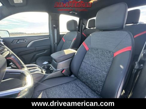 Used 2023 Chevrolet Colorado Z71 image 18