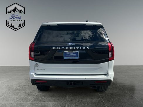 Certified 2025 Ford Expedition Active AWD/4WD image 4