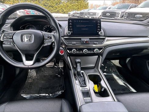 Used 2018 Honda Accord Sport image 13