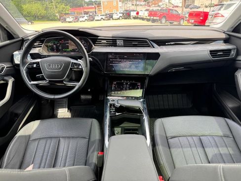 Used 2021 Audi e-tron Premium Plus w/ Premium Plus Package image 21