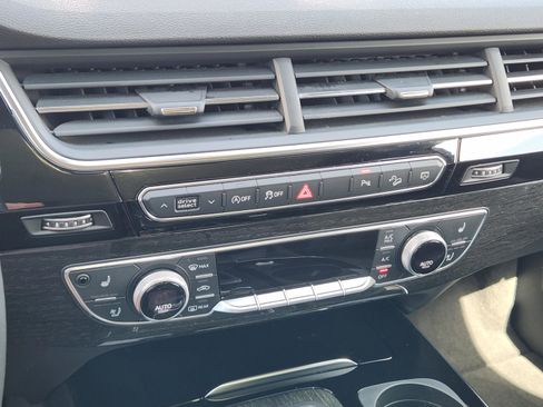 Used 2018 Audi Q7 3.0T Premium Plus image 22