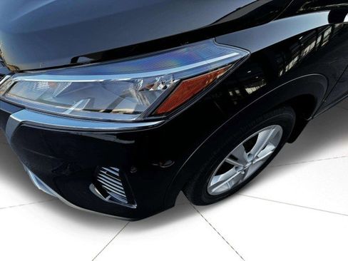 Used 2024 Nissan Kicks S image 11