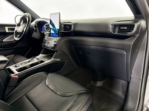 Used 2020 Ford Explorer ST w/ ST High-Performance Pack image 13