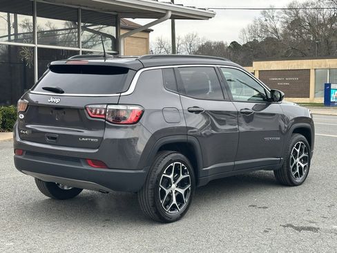 Used 2024 Jeep Compass Limited image 8