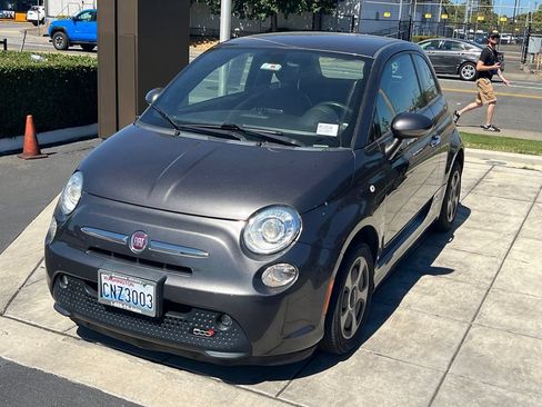 Used 2019 FIAT 500 e FWD image 5