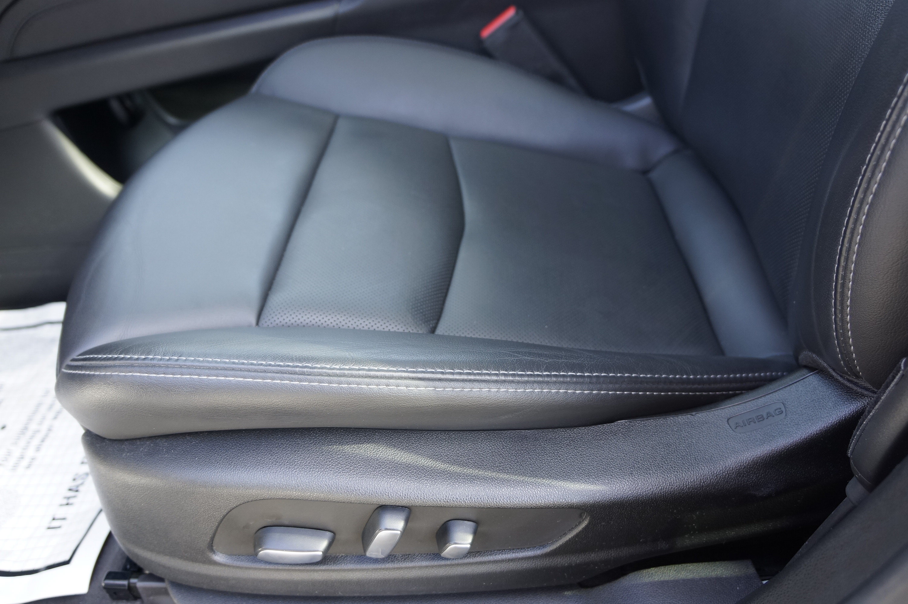 Used 2024 Cadillac XT6 Luxury AWD/4WD image 27