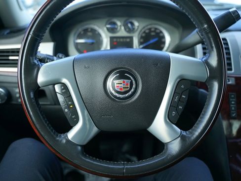 Used 2012 Cadillac Escalade Luxury image 13