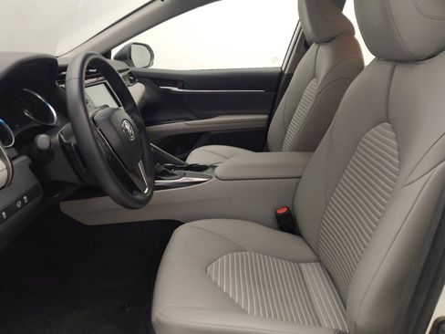 Used 2019 Toyota Camry SE FWD image 17