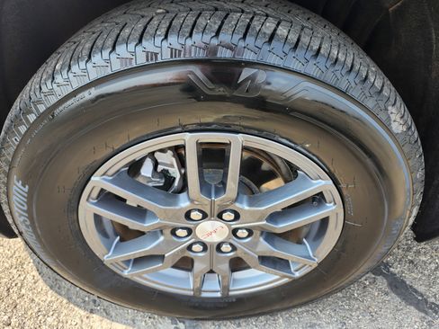 Used 2025 GMC Acadia Elevation image 35