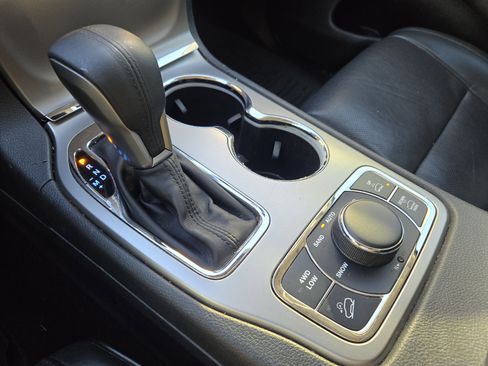 Used 2017 Jeep Grand Cherokee Summit w/ Platinum Series Group image 22