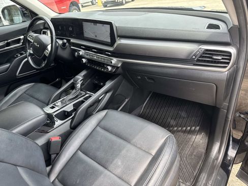 Used 2023 Kia Telluride LX image 12