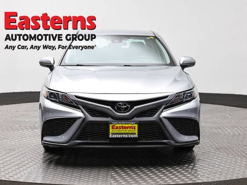 Used 2023 Toyota Camry SE FWD image 2