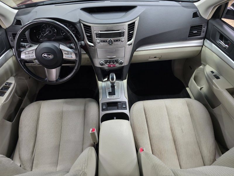 Used 2011 Subaru Outback 2.5i Premium AWD/4WD image 4