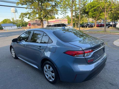 Used 2023 Toyota Corolla LE FWD image 4