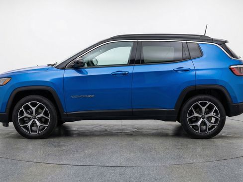 Used 2025 Jeep Compass Limited image 5
