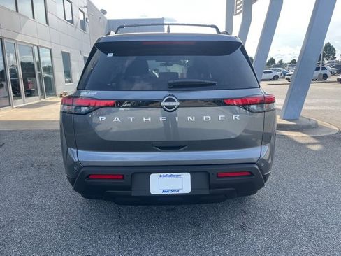 New 2025 Nissan Pathfinder SV image 25