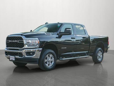 Used 2024 RAM 2500 Big Horn w/ Safety Group AWD/4WD image 3