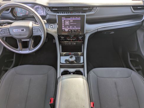 Used 2023 Jeep Grand Cherokee L Laredo image 19