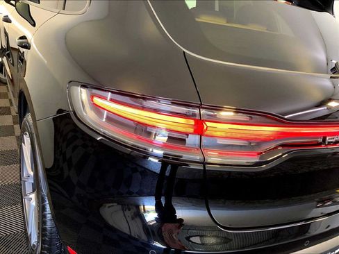 Certified 2023 Porsche Macan AWD/4WD image 30