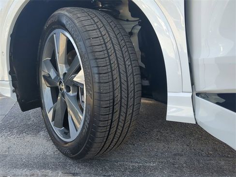 Used 2023 Audi Q4 e-tron Premium Plus w/ Premium Plus image 36