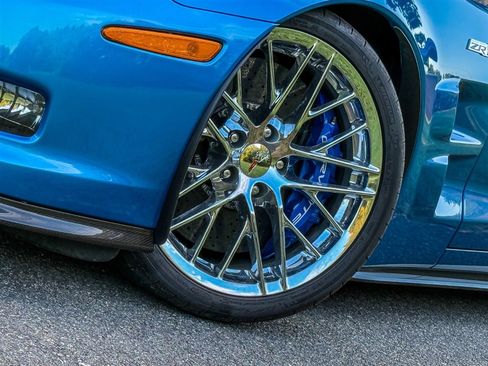 Used 2009 Chevrolet Corvette ZR1 w/ Preferred Equipment Group RWD image 5