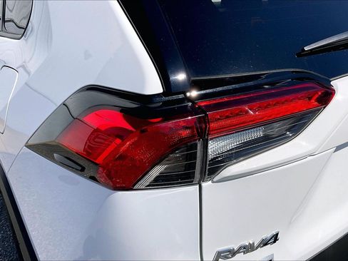 Used 2025 Toyota RAV4 LE AWD/4WD image 33