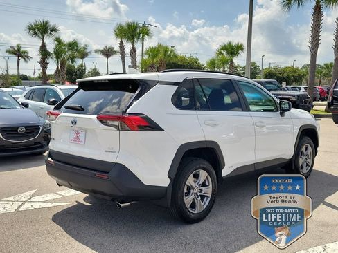 Certified 2024 Toyota RAV4 LE AWD/4WD image 4