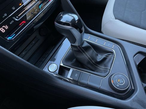 Used 2025 Volkswagen Taos SE image 36