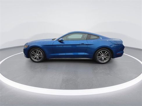 Used 2017 Ford Mustang Coupe image 5