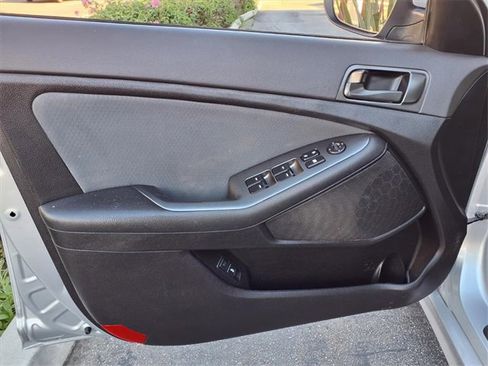 Used 2015 Kia Optima LX image 11