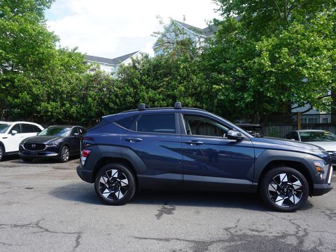 Used 2024 Hyundai Kona SEL w/ Convenience Package AWD/4WD image 3