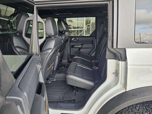 Used 2024 Ford Bronco Badlands image 18