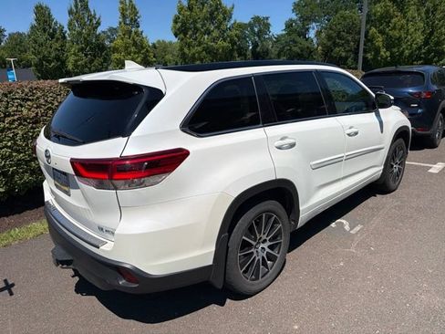 Used 2017 Toyota Highlander SE AWD/4WD image 13