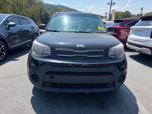 Used 2019 Kia Soul FWD image 2